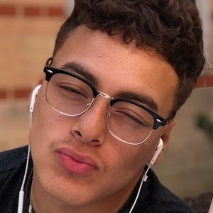 Meet your Posher, Josue